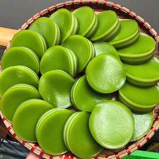 Bánh da lợn, los pasteles de arroz al vapor con relleno dulce