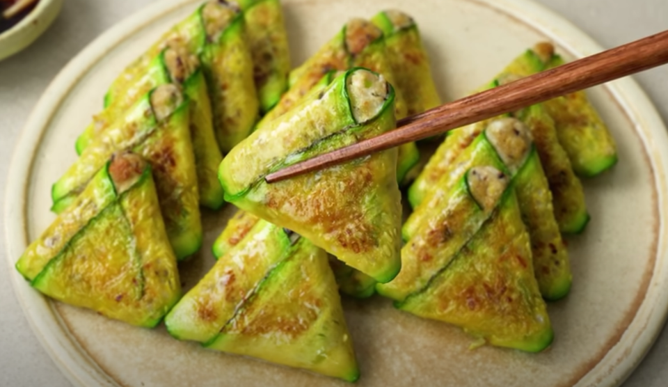 Tortitas triangulares de calabacín y tofu